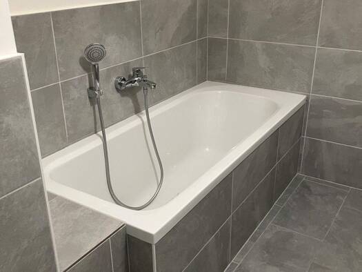 Wohnung zur Miete 700 € 4 Zimmer 101,8 m² 2. Geschoss frei ab sofort Amalienstraße 25 Zittau 02763