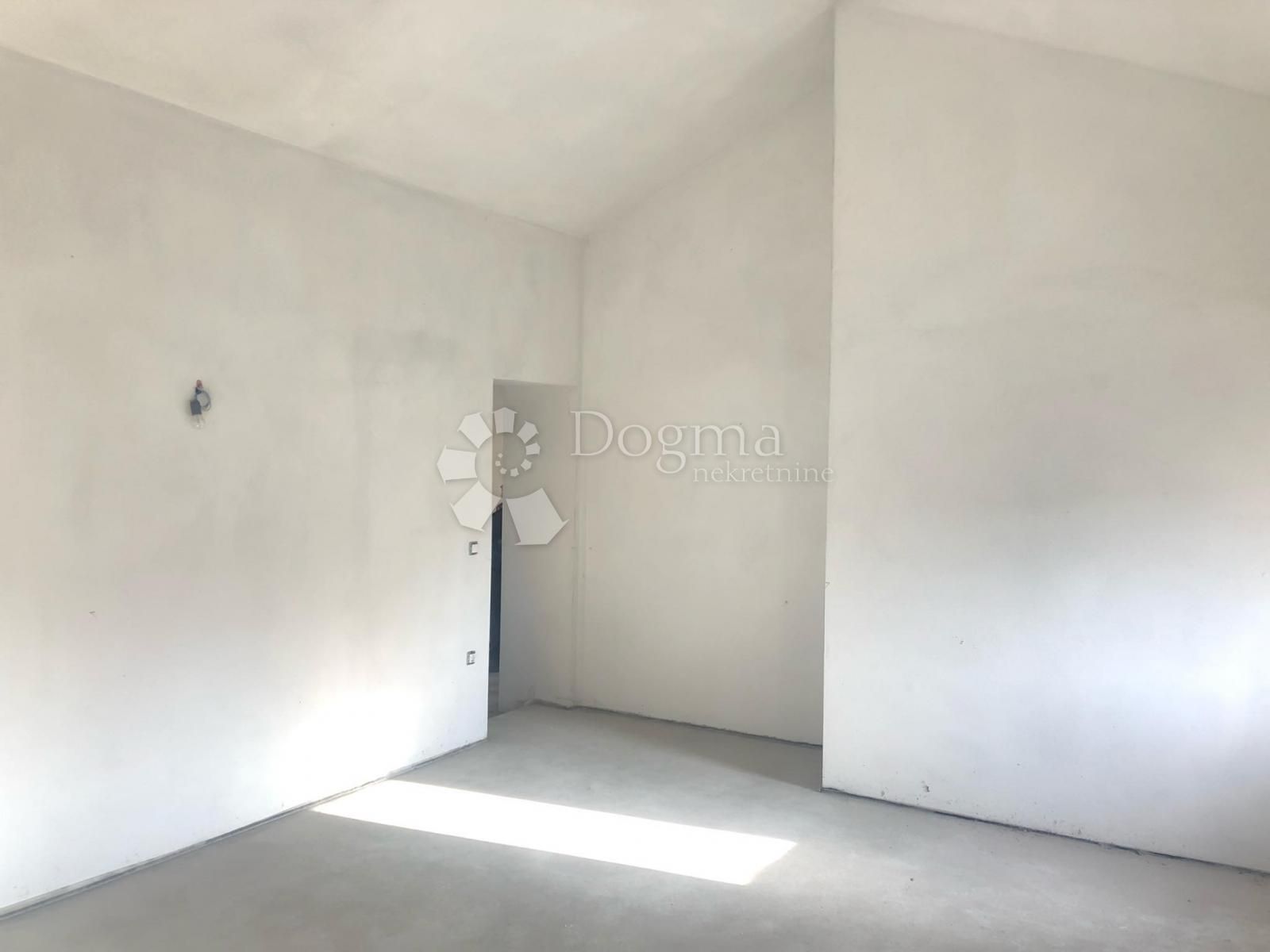 Wohnung zum Kauf 192.000 € 3 Zimmer 109 m²<br/>Wohnfläche Sijana 52100