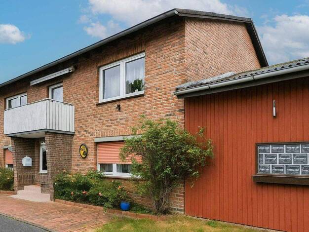 Mehrfamilienhaus zum Kauf als Kapitalanlage geeignet 298.000 € 8 Zimmer 130 m² 730 m² Grundstück Wahrenholz 29399