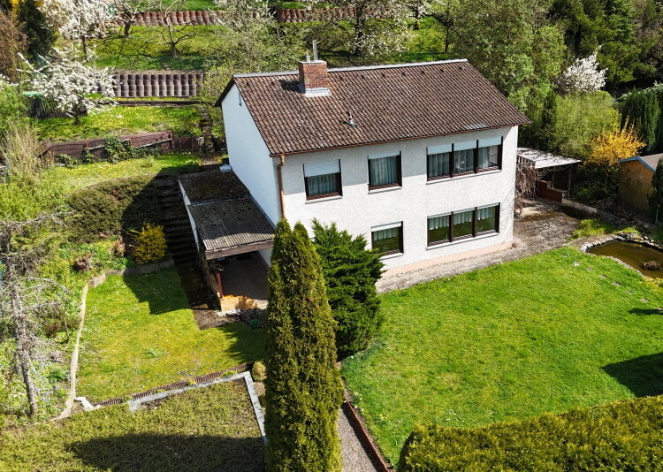 Einfamilienhaus zum Kauf 260.000 € 6 Zimmer 124 m²<br/>Wohnfläche 823 m²<br/>Grundstück Herlas Kulmbach 95326