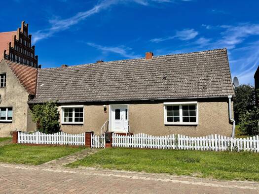 Einfamilienhaus zum Kauf provisionsfrei 69.000 € 3,5 Zimmer 100 m² 921 m² Grundstück frei ab sofort Beveringen Pritzwalk 16928