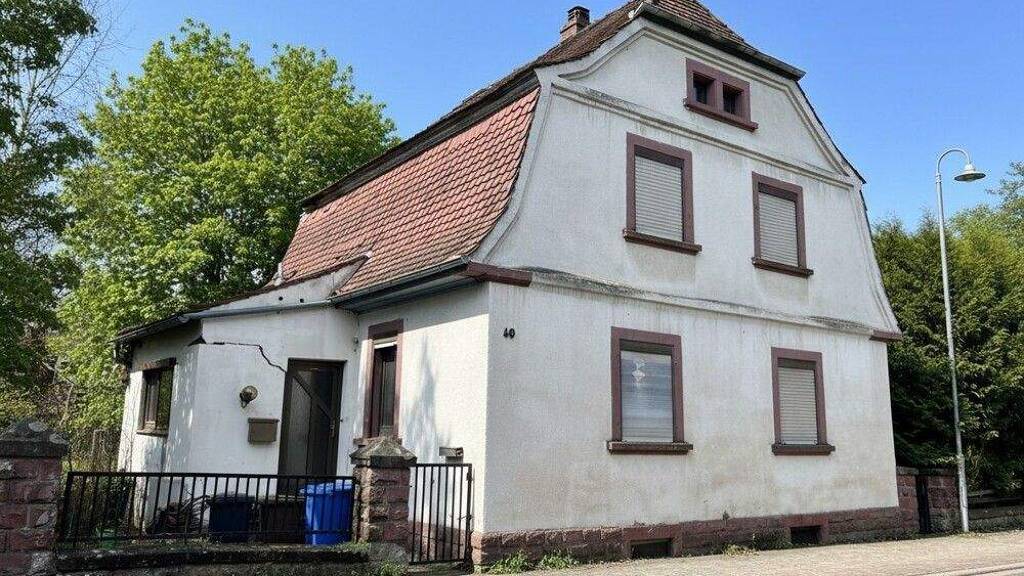 Einfamilienhaus zum Kauf 99.000 € 6 Zimmer 115 m² 906 m² Grundstück Hauenstein 76846