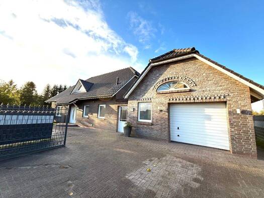 Einfamilienhaus zum Kauf 399.000 € 6 Zimmer 180 m² 1.025 m² Grundstück Rechtsupweg 26529