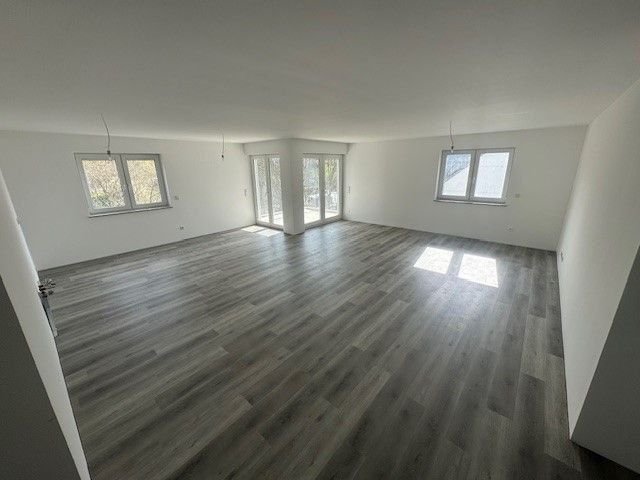 Wohnung zur Miete 1.300 € 4 Zimmer 127 m²<br/>Wohnfläche 1.<br/>Geschoss ab sofort<br/>Verfügbarkeit Neweler Straße 14 Aach 54298