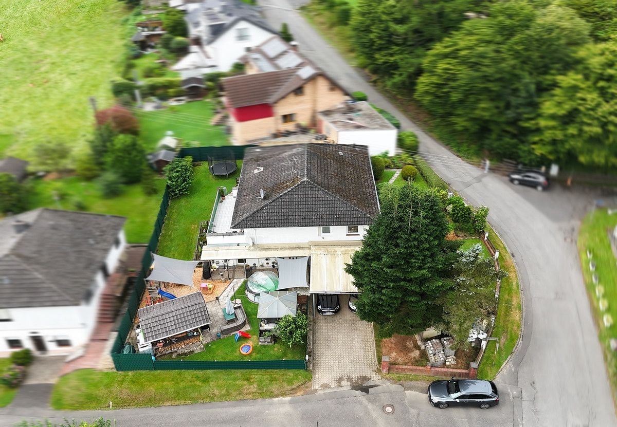 Mehrfamilienhaus zum Kauf 550.000 € 9 Zimmer 245 m²<br/>Wohnfläche 787 m²<br/>Grundstück Seelscheid Neunkirchen-Seelscheid 53819