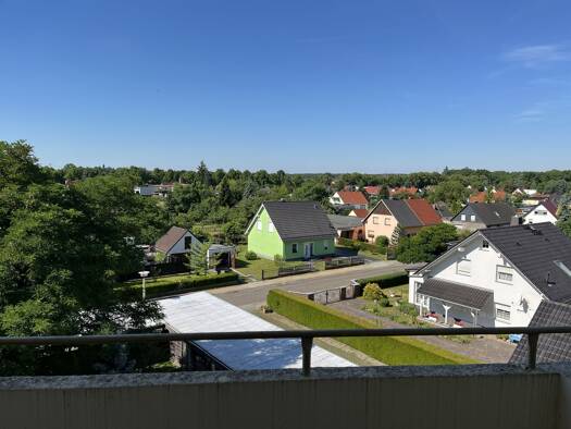 Wohnung zur Miete 325 € 3 Zimmer 65 m² frei ab sofort Lauta Lauta 02991