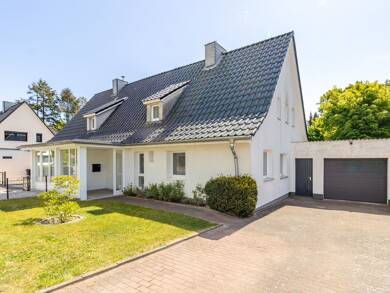 Haus zum Kauf 285.000 € 4 Zimmer 95 m² 917 m² Grundstück Wahlbezirk 10 Bad Schwartau 23611