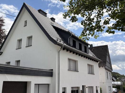 Einfamilienhaus zum Kauf 409.500 € 10 Zimmer 255 m² 750 m² Grundstück Im Gründchen 10 Würdinghausen Kirchhundem 57399