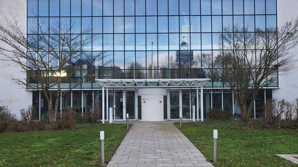 Bürogebäude zur Miete 60 Zimmer 5.600 m² Bürofläche Max-Mengeringhausen-Straße Heuchelhof Würzburg 97084