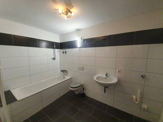 Wohnung zur Miete 850 € 75 m² 1. Geschoss frei ab sofort Käfertaler Straße 39 Neckarstadt Neckarstadt - Ost 68167
