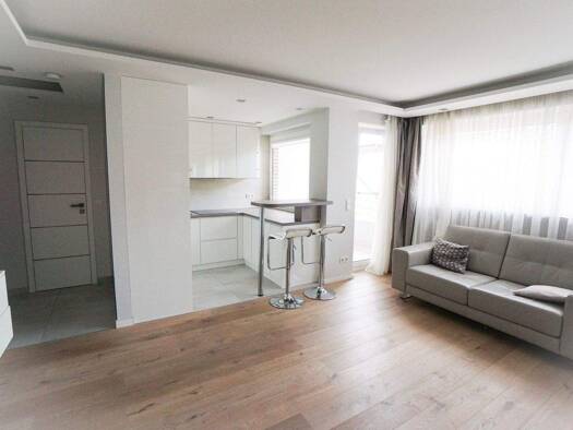 WG-Zimmer zur Miete Wohnen auf Zeit 1.280 € 46 m² frei ab 01.03.2026 Karolingerstraße 1 Bilk Düsseldorf 40223