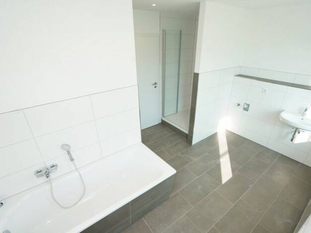 Wohnung zur Miete 295 € 1 Zimmer 45 m² 3. Geschoss Zschopauer Straße 116 Bernsdorf Bernsdorf 09126