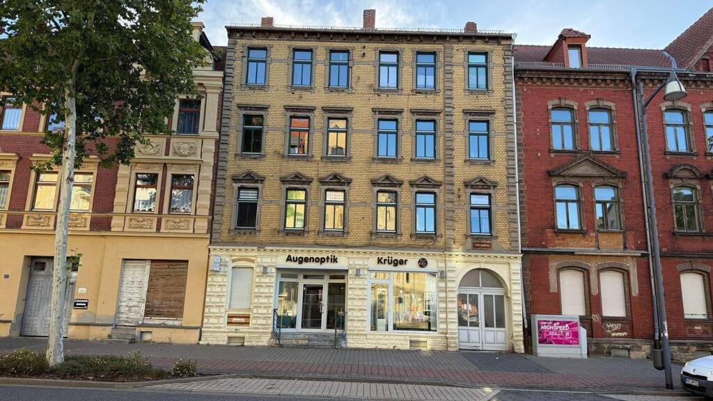 Wohnung zum Kauf 98.000 € 4 Zimmer 127 m² frei ab sofort Merseburger Straße (Weißenfe.) 21 A Weißenfels 06667