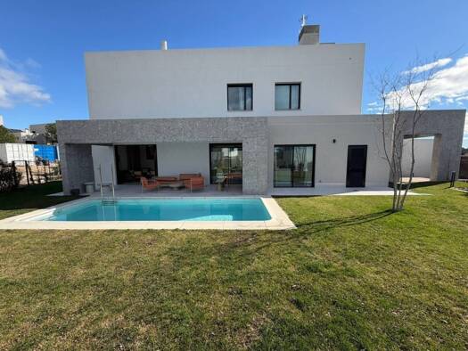 Chalet zum Kauf - Erstbezug 1.020.000 € 4 Zimmer 235 m² 400 m² Grundstück Torrelodones 28250