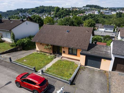 Haus zum Kauf 279.500 € 6 Zimmer 135 m² 641 m² Grundstück Daun 54550