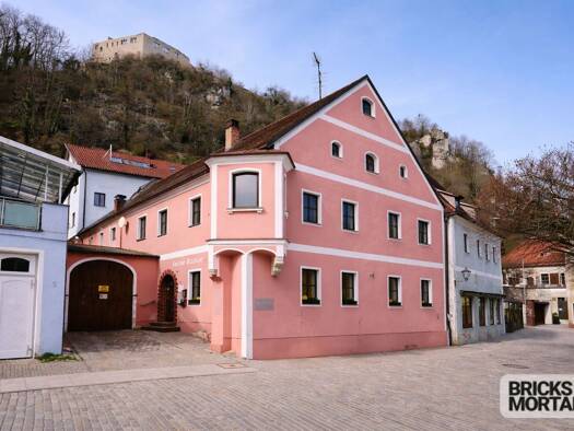 Haus zum Kauf 490.000 € 7 Zimmer 204,2 m² 451 m² Grundstück Kallmünz 93183