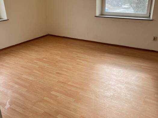 Wohnung zur Miete 369 € 2 Zimmer 63 m² Bahnhofsplatz 3 Mühlhof Wiesau 95676