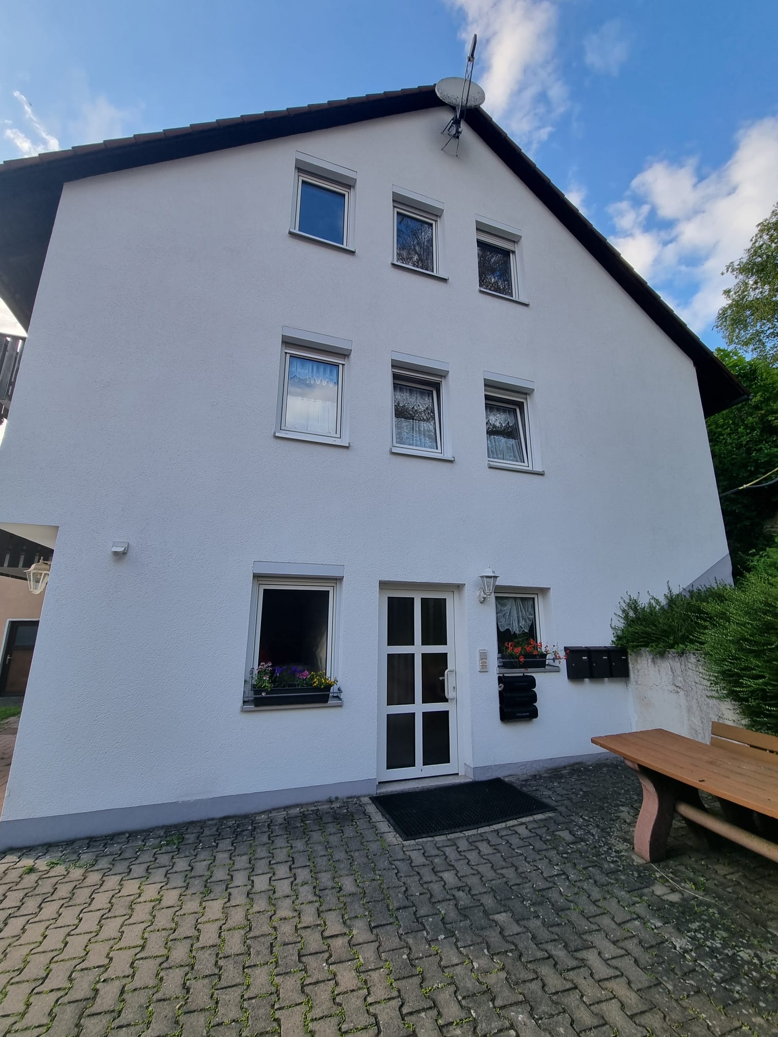 Wohnung zur Miete 750 € 3 Zimmer 87 m²<br/>Wohnfläche 2.<br/>Geschoss ab sofort<br/>Verfügbarkeit Brodswinden Ansbach 91522