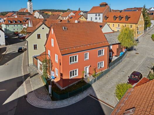 Einfamilienhaus zum Kauf 349.000 € 8 Zimmer 177,8 m² 204 m² Grundstück Pressath Pressath 92690