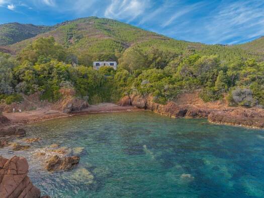 Einfamilienhaus zum Kauf 1.790.000 € 350 m² 5.700 m² Grundstück Saint-Raphaël 83530