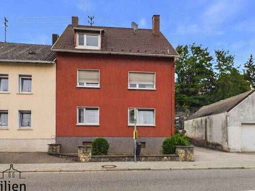 Mehrfamilienhaus zum Kauf 240.000 € 9 Zimmer 208 m² 718 m² Grundstück frei ab sofort Eschringen Halberg 66130