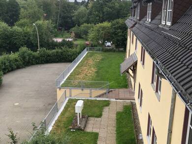 Wohnung zum Kauf 125.000 € 4 Zimmer 128 m² Dachgeschoss, 2. Geschoss frei ab sofort Oberwildflecken Wildflecken 97772