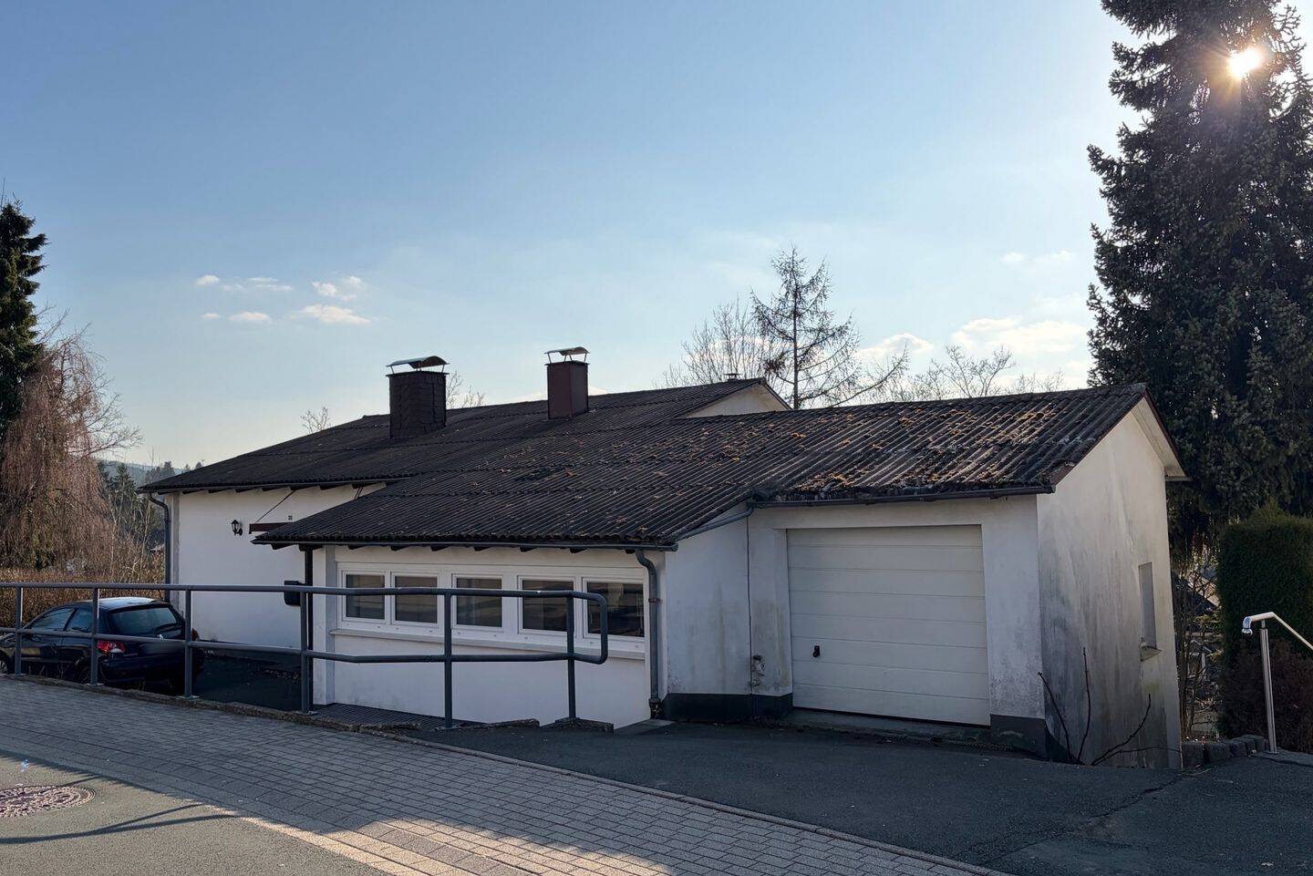 Immobilie in Erndtebrück - Für den geschickten Handwerker: Einfamilienhaus mit vielen Möglichkeiten! - Bild 1