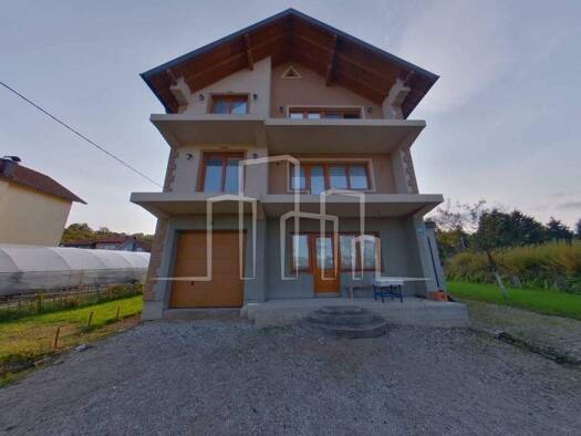 Einfamilienhaus zum Kauf 168.726 € 8 Zimmer 1.000 m² Grundstück Sarajevo 71000