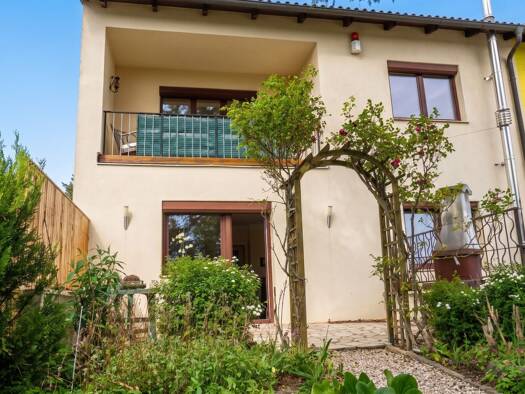Doppelhaushälfte zum Kauf 950.000 € 5 Zimmer 160 m² 693 m² Grundstück Hietzing 1130