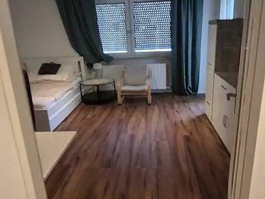 WG-Zimmer zur Miete auf Zeit 600 € 20 m² frei ab 01.09.2026 Schnelldorfer Straße 10 Neuröthenbach Südwestliche Außenstadt 90449