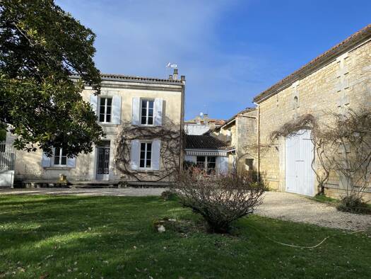 Haus zum Kauf 463.000 € 324 m² 5.158 m² Grundstück Magnac-sur-Touvre 16600