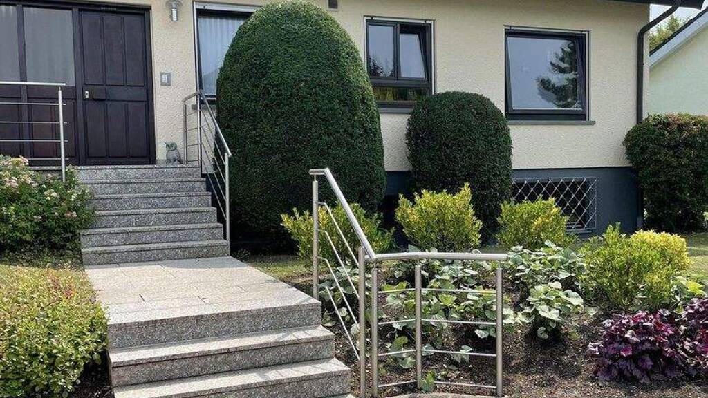 Einfamilienhaus zum Kauf provisionsfrei 789.000 € 5 Zimmer 186 m² 915 m² Grundstück Abstatt 74232