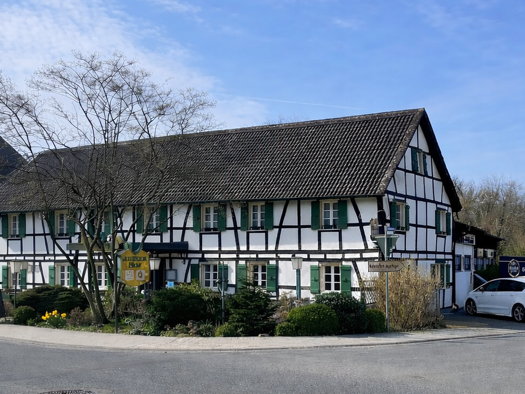 Restaurant zur Miete provisionsfrei 3.300 € 280 m² Gastrofläche 699 m² Grundstück Wahlscheider Straße 18 Wahlscheid Lohmar 53797