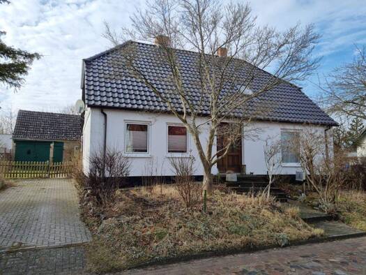 Einfamilienhaus zum Kauf 249.000 € 5 Zimmer 140 m² 886 m² Grundstück Altenkirchen 18556