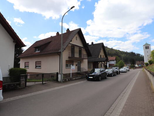 Einfamilienhaus zum Kauf 198.000 € 8 Zimmer 186 m² 585 m² Grundstück frei ab sofort Schulstr. 10 Hinterweidenthal 66999