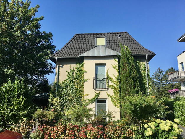 Doppelhaushälfte zum Kauf provisionsfrei 890.000 € 5 Zimmer 157 m² 176 m² Grundstück Am Wiesenrain 12 Ginnheim Frankfurt am Main 60431