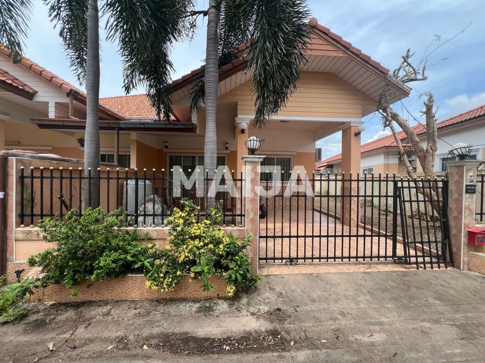 Villa zum Kauf 65.678 € 3 Zimmer 101,5 m²<br/>Wohnfläche 200 m²<br/>Grundstück Soi Kho noi Boomsampan 11 Bang Lamung 20150