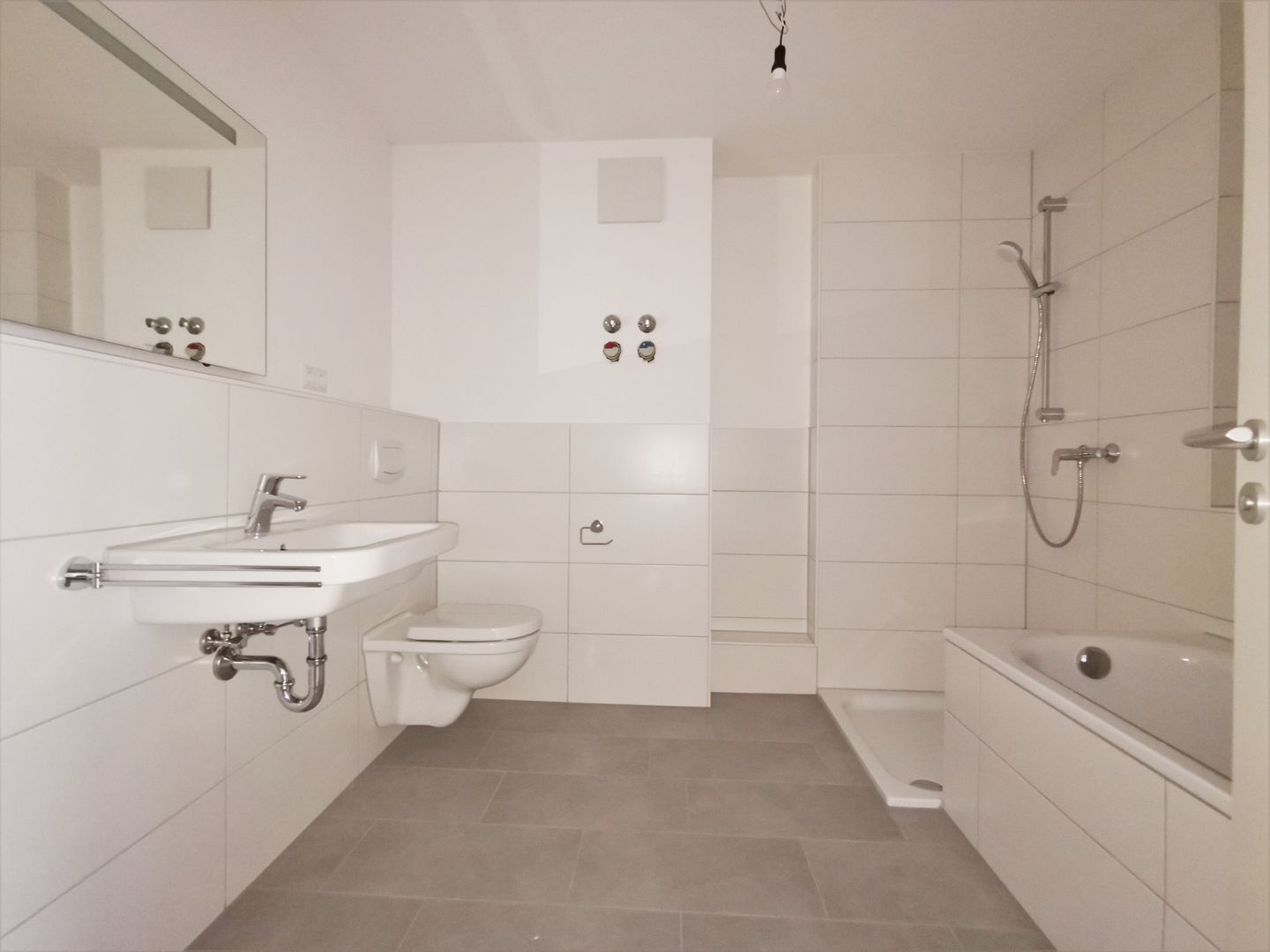 Wohnung zur Miete 700 € 4 Zimmer 100 m²<br/>Wohnfläche ab sofort<br/>Verfügbarkeit Tunnelstraße Weststadt - Stadtviertel 031 Pforzheim 75172