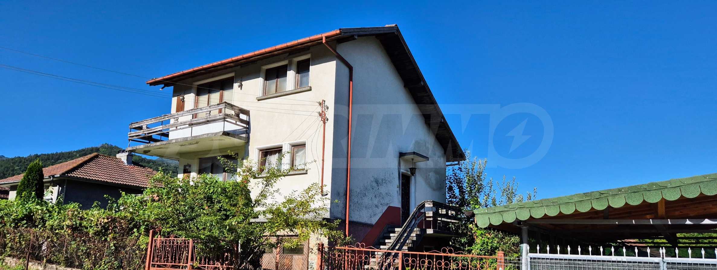 Reihenmittelhaus zum Kauf 85.000 € 6 Zimmer 297 m²<br/>Wohnfläche Apriltsi