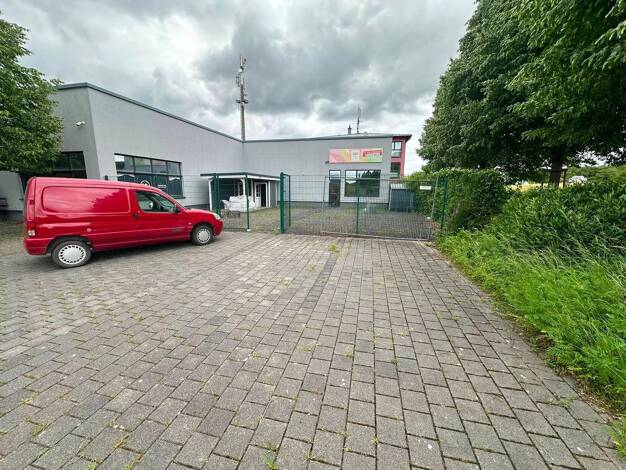 Ausstellungsfläche zur Miete 1.500 € 1 Zimmer 150 m² Verkaufsfläche Nenniger Straße 1 Besch Perl 66706