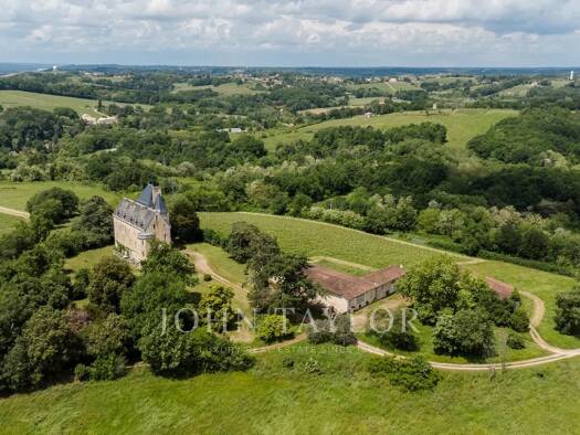 Schloss zum Kauf 1.914.890 € 20 Zimmer 1.000 m² 260.000 m² Grundstück Jardin Public Bordeaux 33550