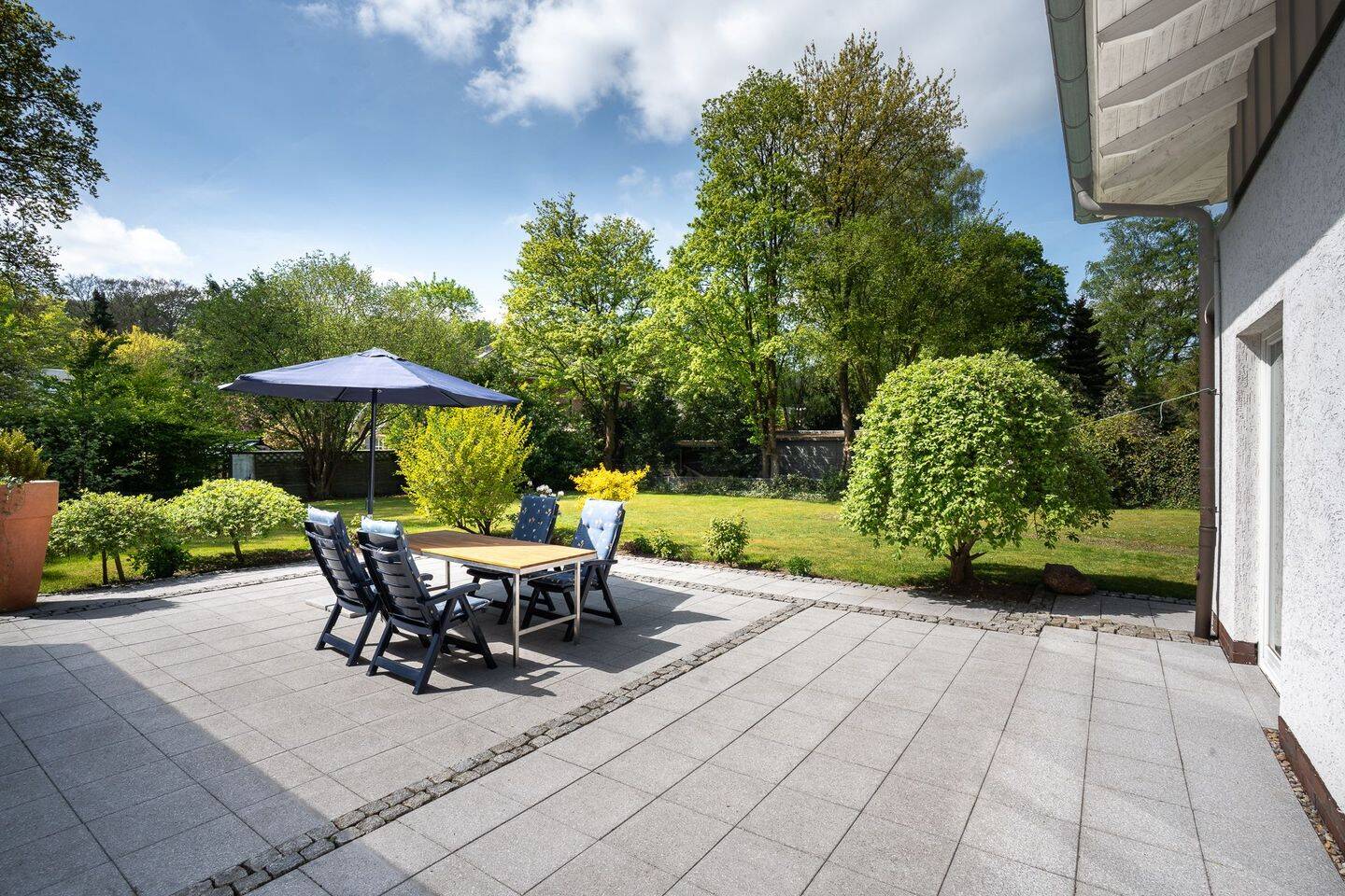 Besondere Villa in sehr bevorzugter Wohnlage. – Hamburg – Vorschaubild 3