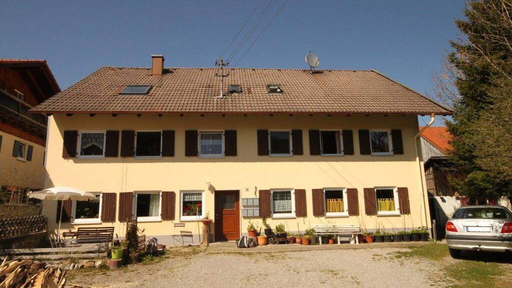 Mehrfamilienhaus zum Kauf 769.000 € 14 Zimmer 291 m² 943 m² Grundstück Altenstadt Schwabniederhofen, Gemeinde Altenstadt 86972