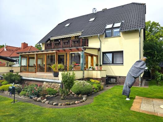 Mehrfamilienhaus zum Kauf 889.000 € 9 Zimmer 286,8 m² 717 m² Grundstück Hennigsdorf 16761