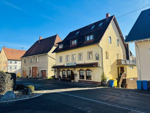 Mehrfamilienhaus zum Kauf 479.000 € 12 Zimmer 250 m² 211 m² Grundstück frei ab 01.01.2026 Möhringen Tuttlingen 78532