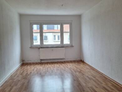 Wohnung zur Miete 300 € 3 Zimmer 58 m² 2. Geschoss frei ab sofort Arzberg Arzberg 04886