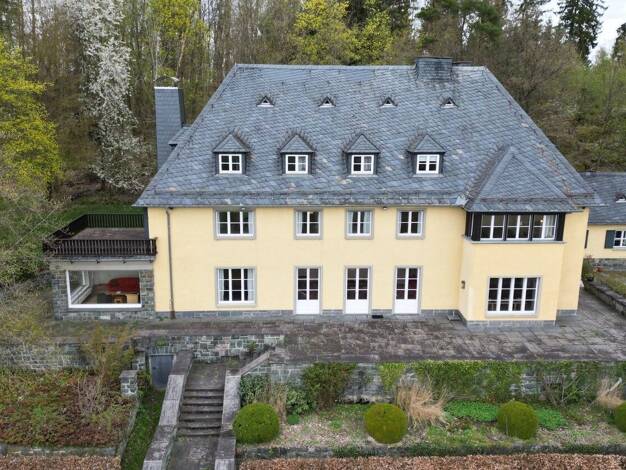 Villa zum Kauf 1.650.000 € 19 Zimmer 770 m² 25.460 m² Grundstück Hohbühl Köditz 95189