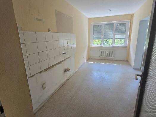 Wohnung zur Miete nur mit Wohnberechtigungsschein 570 € 3 Zimmer 84,7 m² 2. Geschoss frei ab 01.09.2026 Ehrang Trier 54293