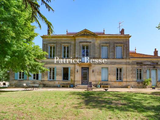 Weingut zum Kauf 3.085.000 € 260.000 m² Grundstück Saint-Ciers-de-Canesse 33710