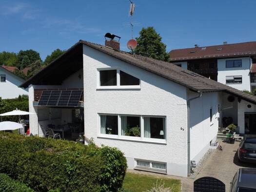 Einfamilienhaus zum Kauf 375.000 € 7 Zimmer 198,4 m² 784 m² Grundstück frei ab sofort Steinach Steinach 94377
